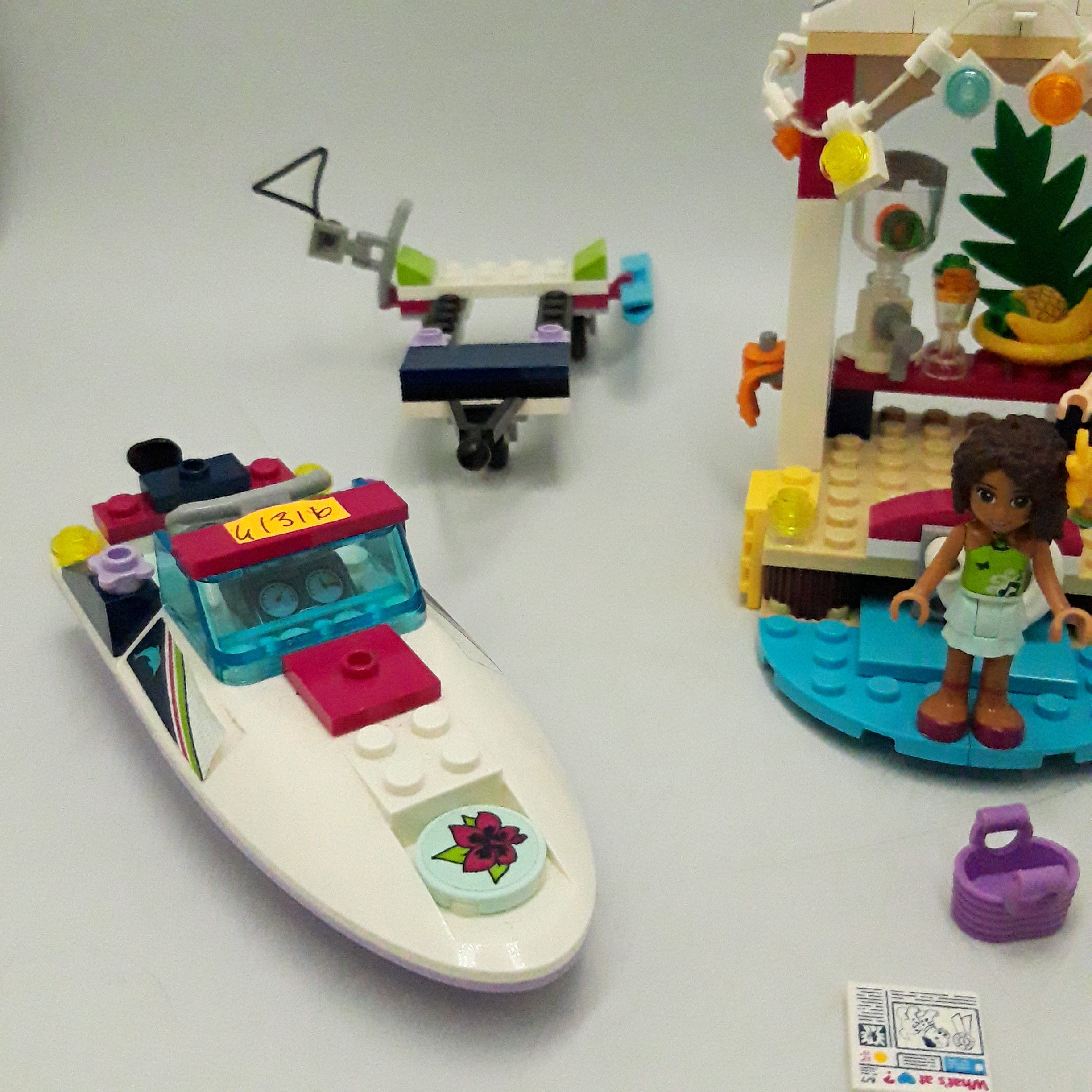 Voir photo 4 de Lego Friends 41316 'Le transporteur de Hors-Bord d'Andréa' année 2017 Lego Friends 41316 'Le transporteur de Hors-Bord d'Andréa' année 2017 Bon état - Vue 4 -